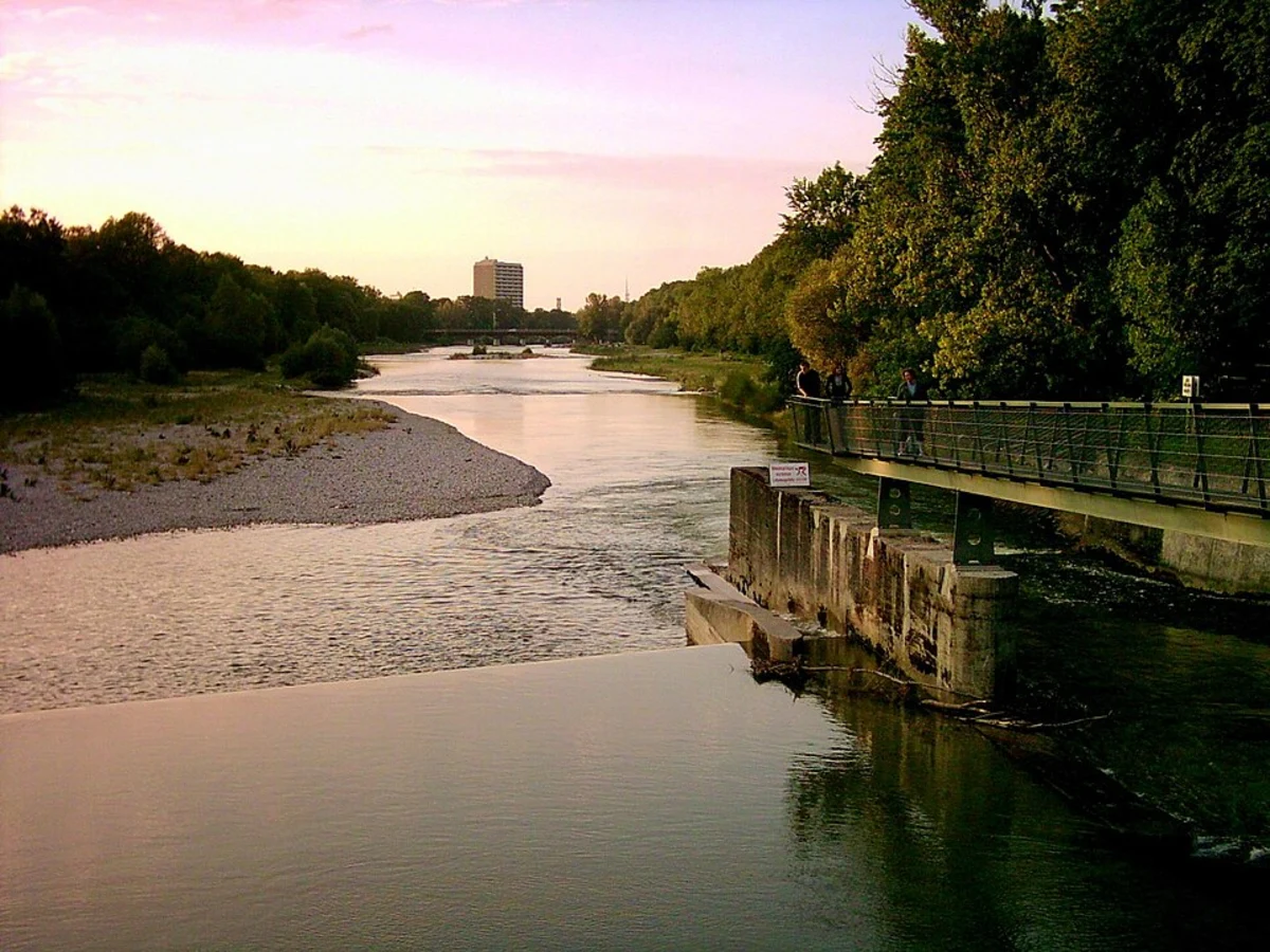 Isarwerkkanal via Maria-Einsiedel-Berg and Hinterbrühler Weg