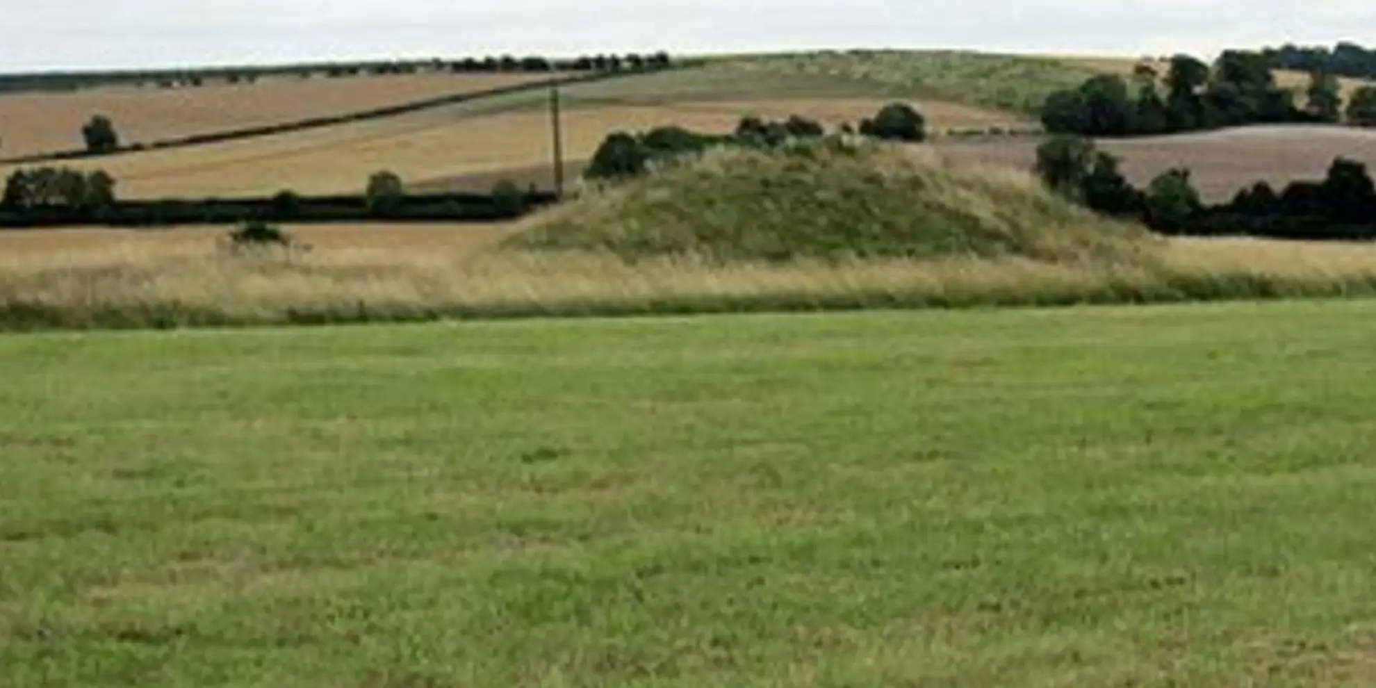 An image depicting the trail Avebury and Overton Down from Overton Hill and its surrounding area.