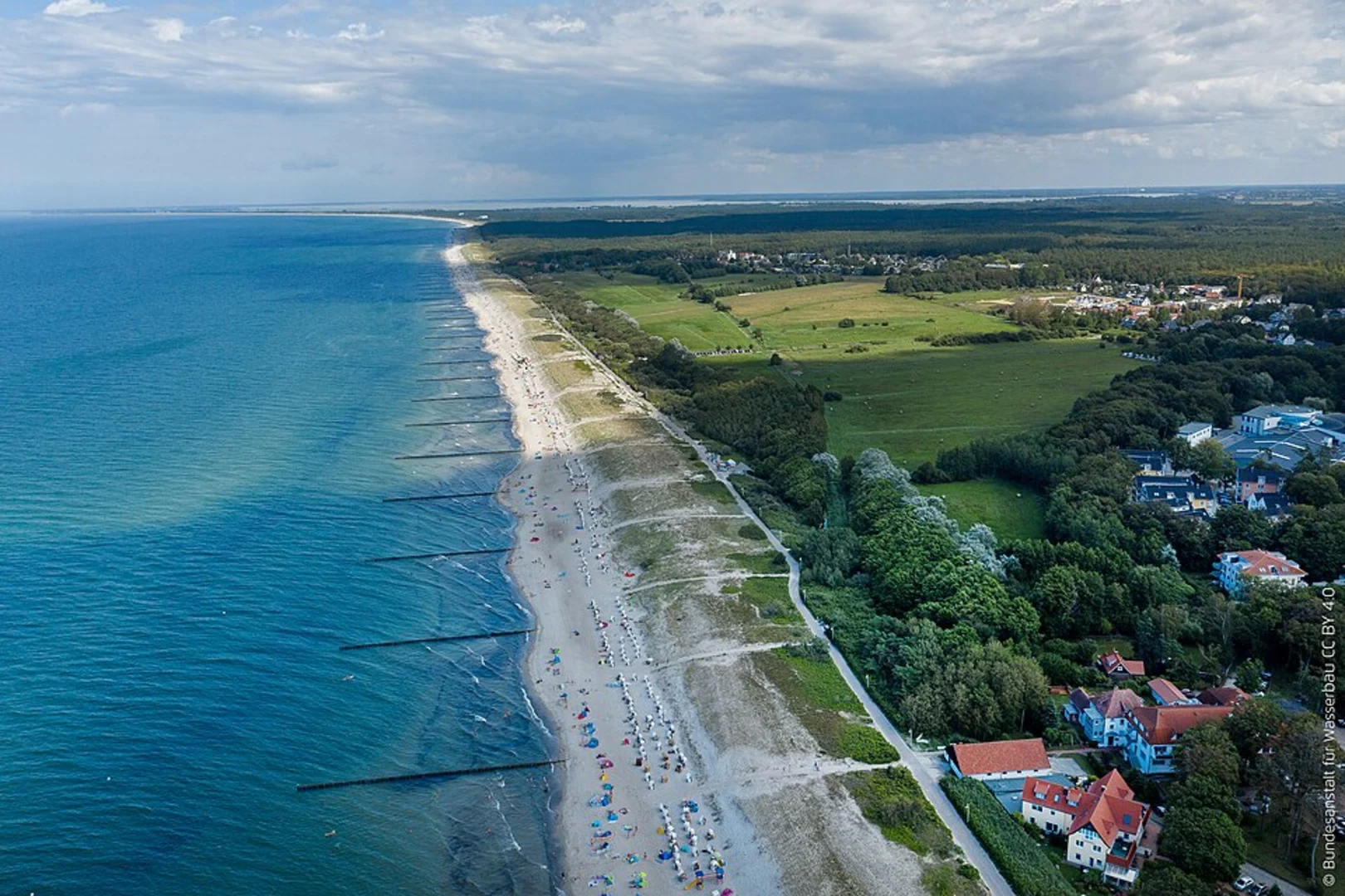 An image depicting the trail Rhododendronpark and Mahlbusen Loop and its surrounding area.