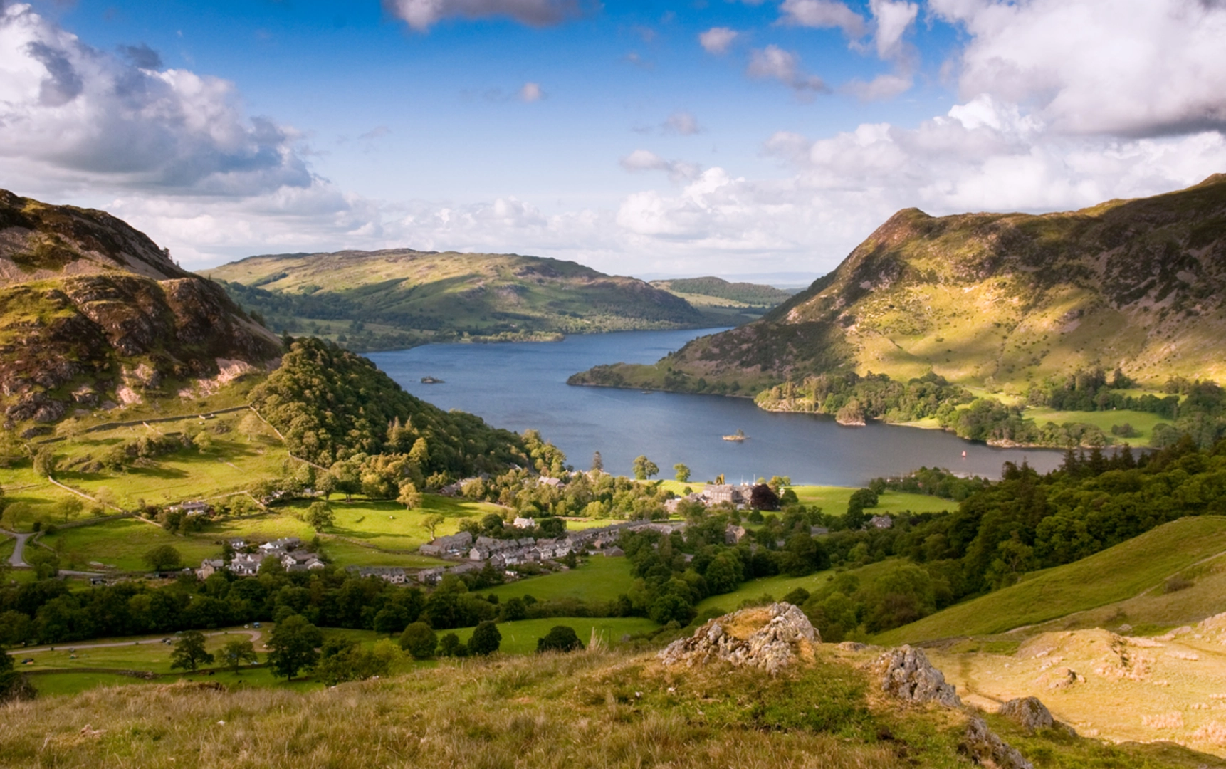 An image depicting the trail Birkhouse Moor and its surrounding area.