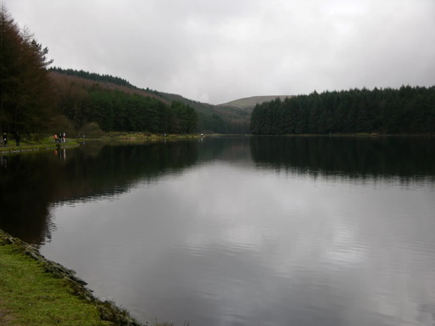 An image depicting the trail Wayoh Reservoir and Turton and Entwistle Reservoir Loop and its surrounding area.