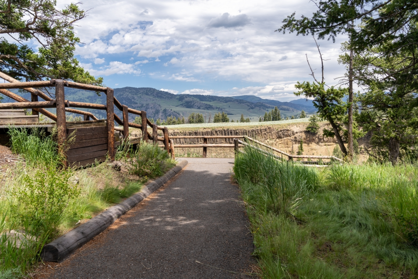 An image depicting the trail Agate Creek Trail and its surrounding area.